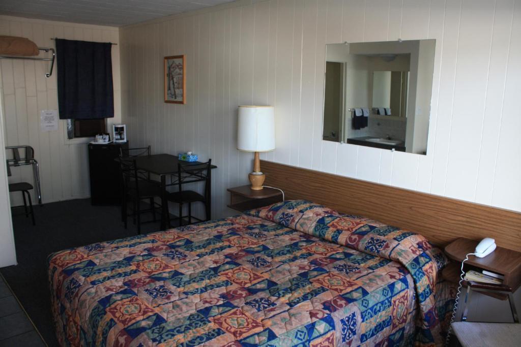 Sunny Beach Motel Penticton Szoba fotó
