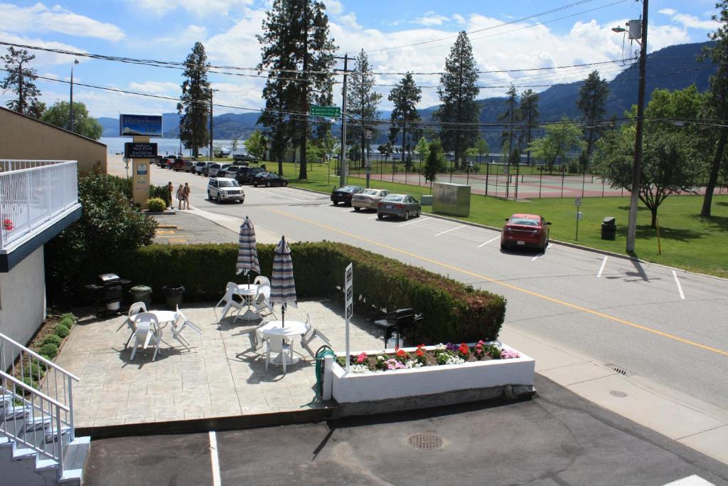 Sunny Beach Motel Penticton Kültér fotó