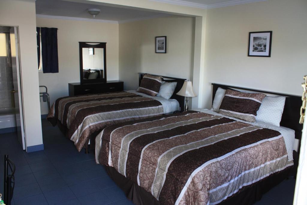 Sunny Beach Motel Penticton Kültér fotó
