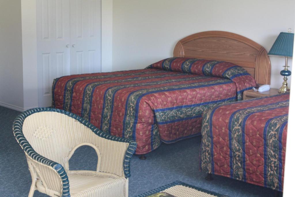 Sunny Beach Motel Penticton Kültér fotó