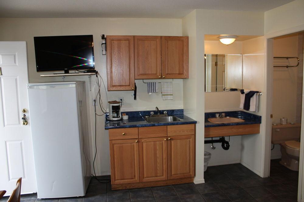 Sunny Beach Motel Penticton Kültér fotó