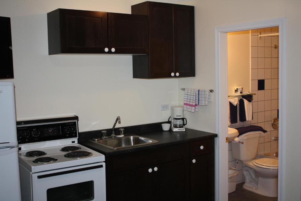 Sunny Beach Motel Penticton Kültér fotó