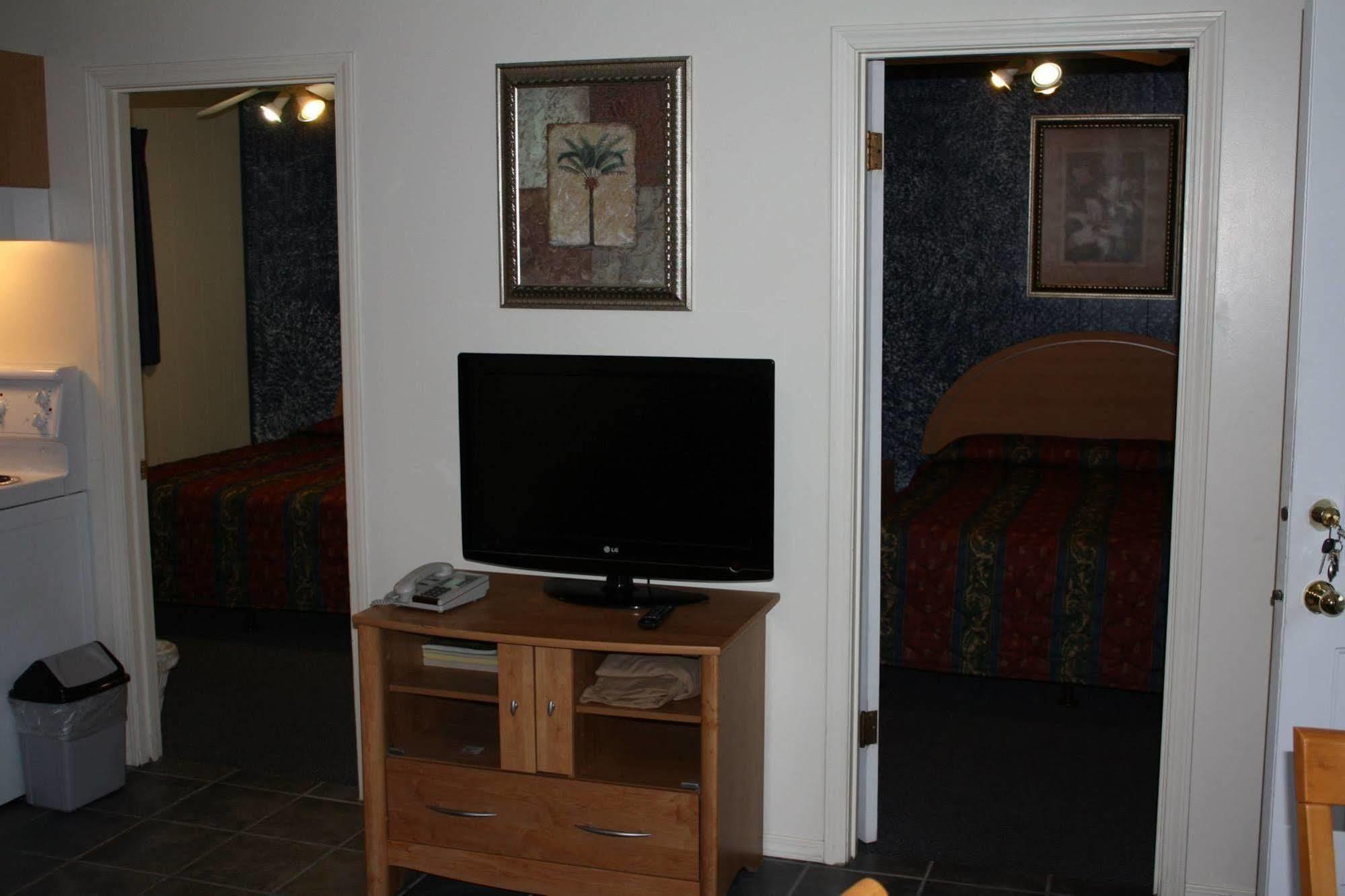 Sunny Beach Motel Penticton Kültér fotó