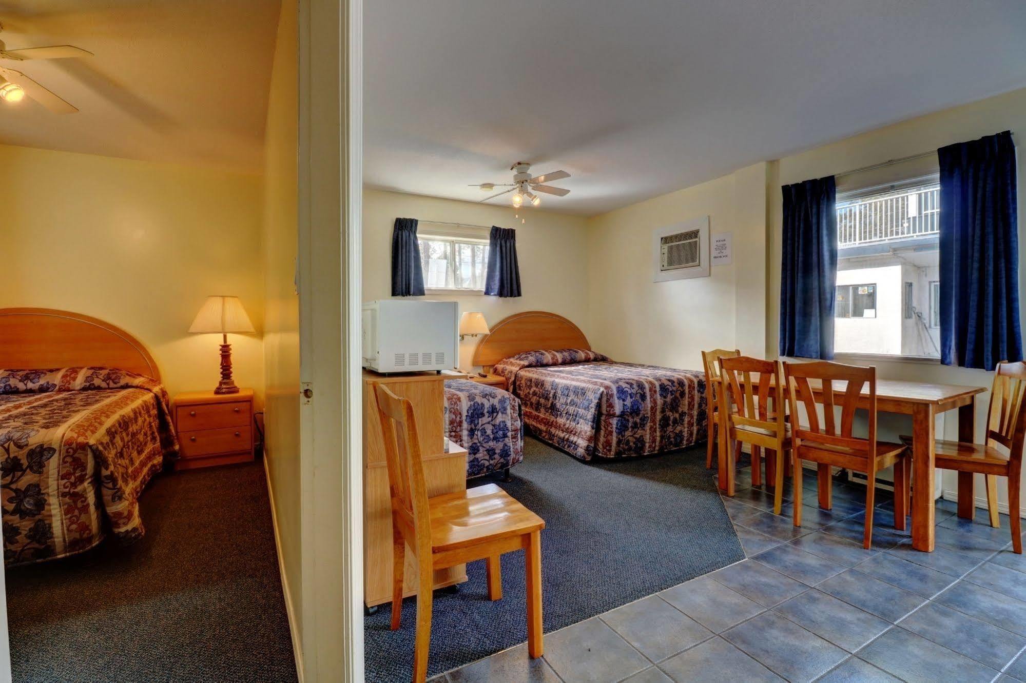 Sunny Beach Motel Penticton Kültér fotó