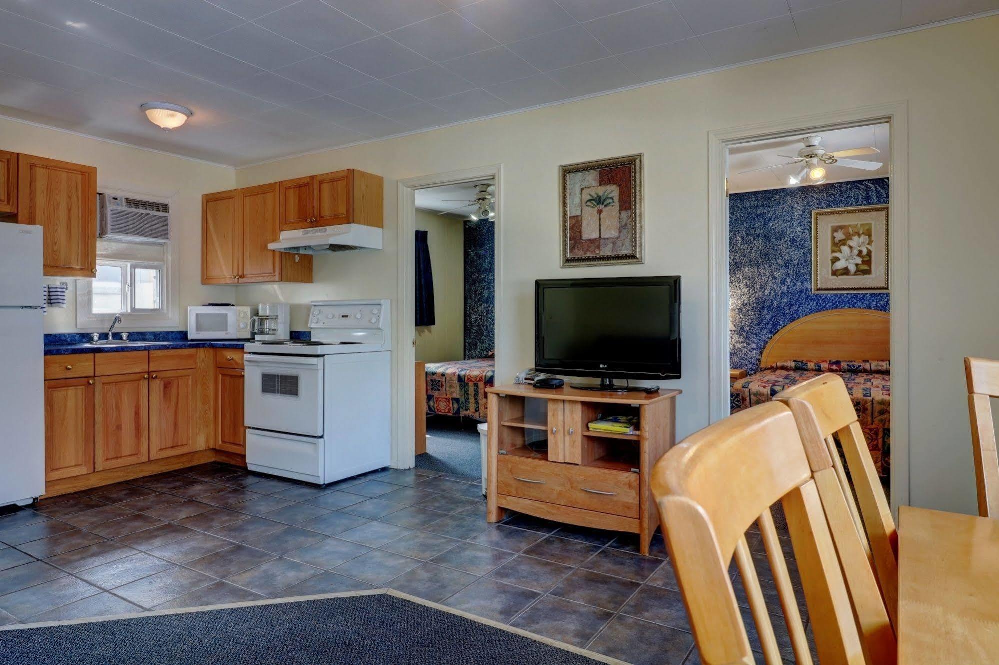 Sunny Beach Motel Penticton Kültér fotó