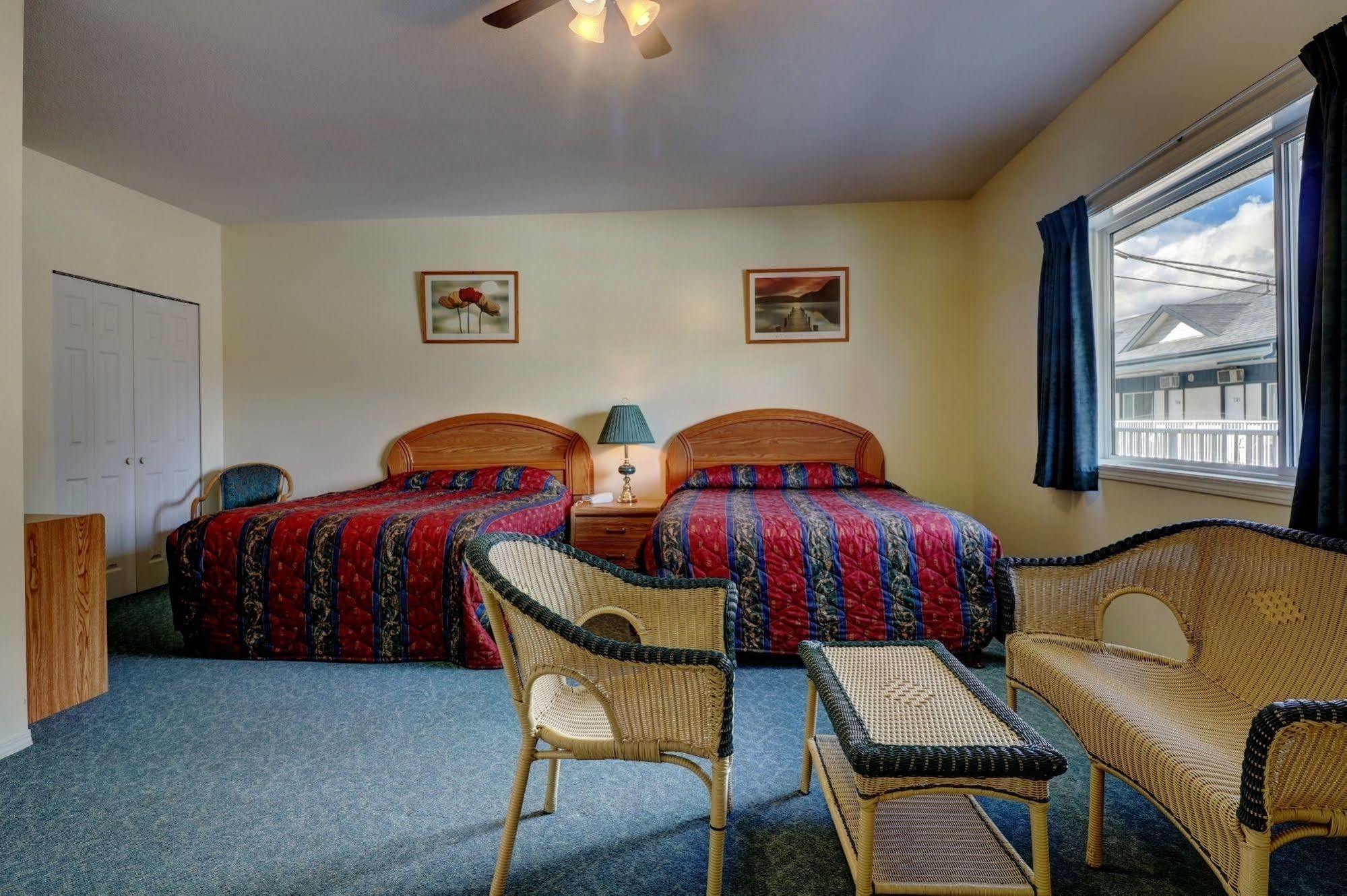 Sunny Beach Motel Penticton Kültér fotó