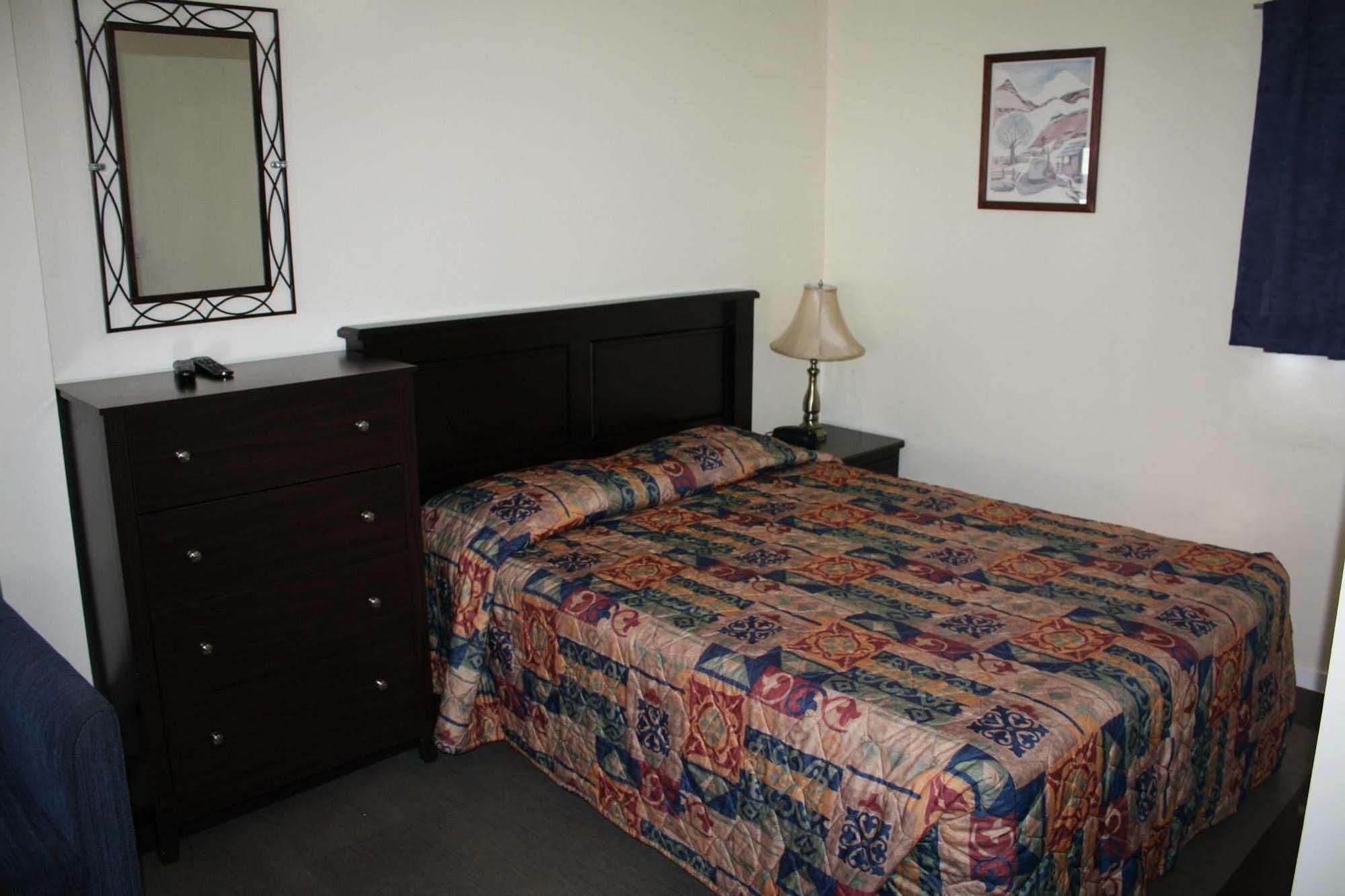 Sunny Beach Motel Penticton Kültér fotó