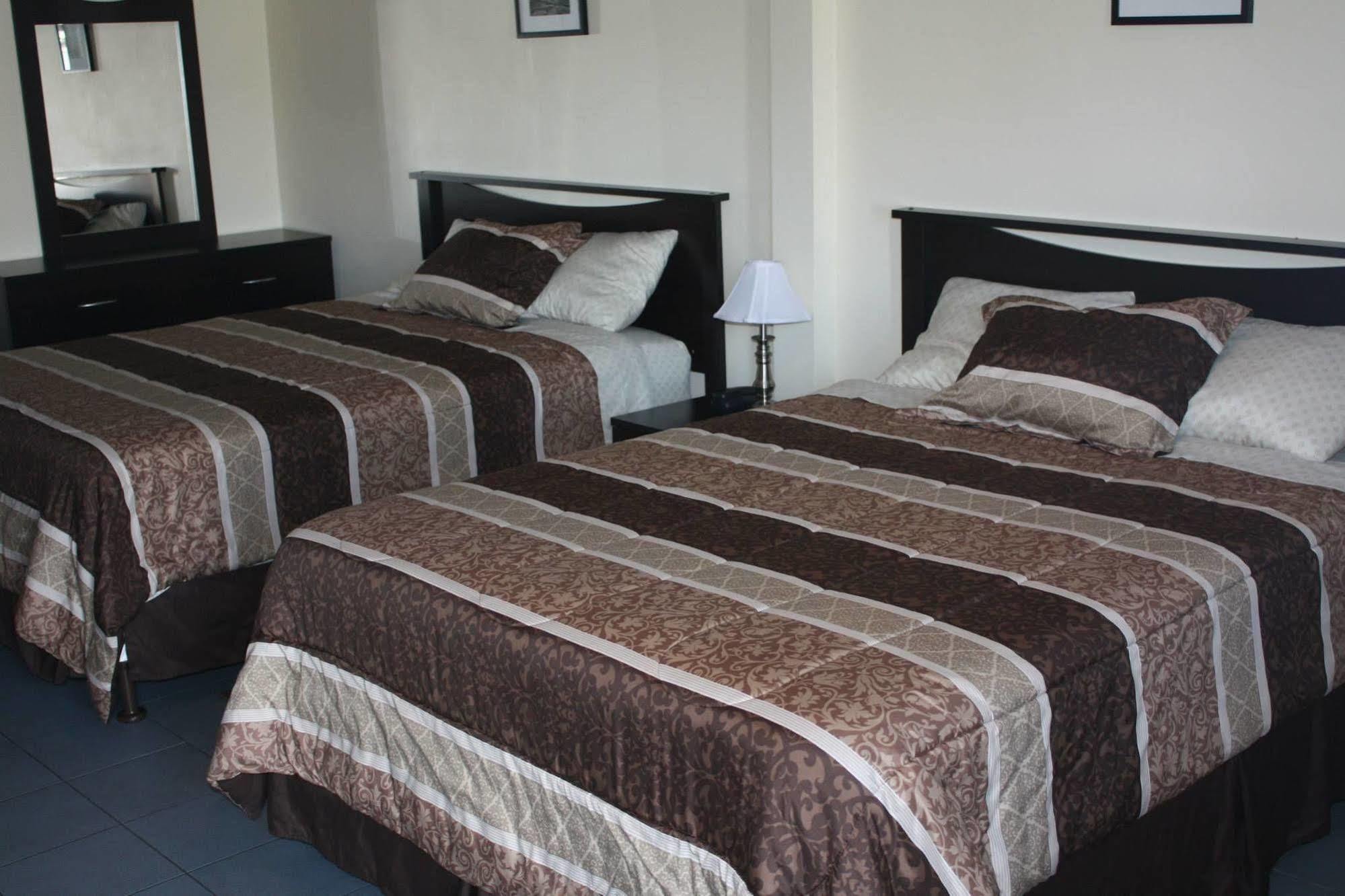 Sunny Beach Motel Penticton Kültér fotó