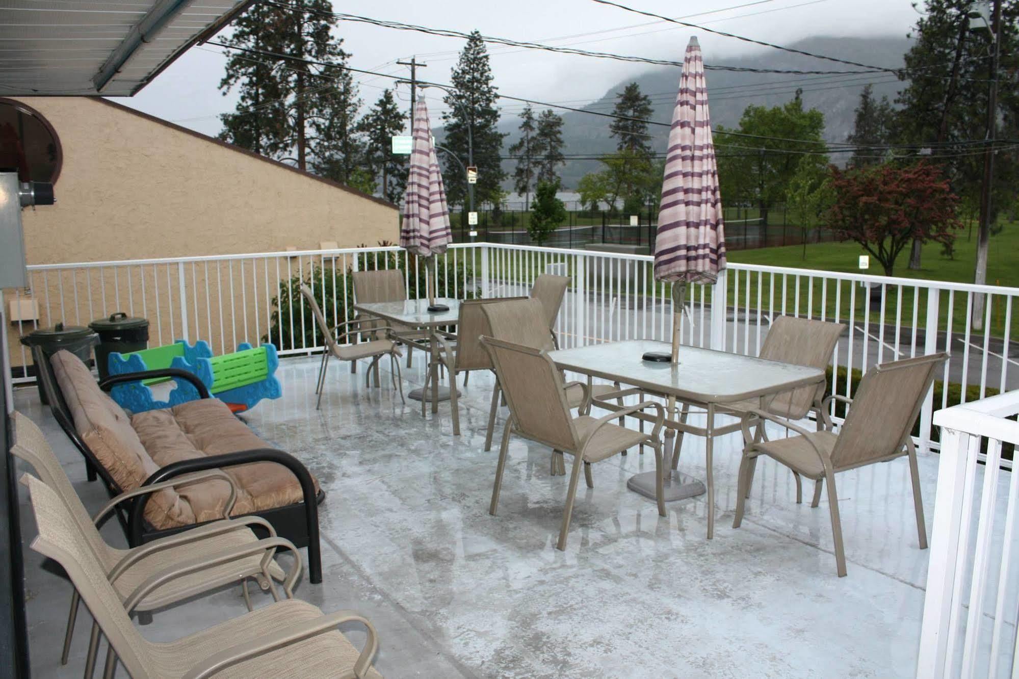 Sunny Beach Motel Penticton Kültér fotó